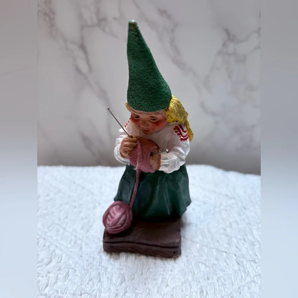 Vntg. Artina Knitting Gnome “Lisa David Wife” Designed in 1988 by Rien Poorvliet
